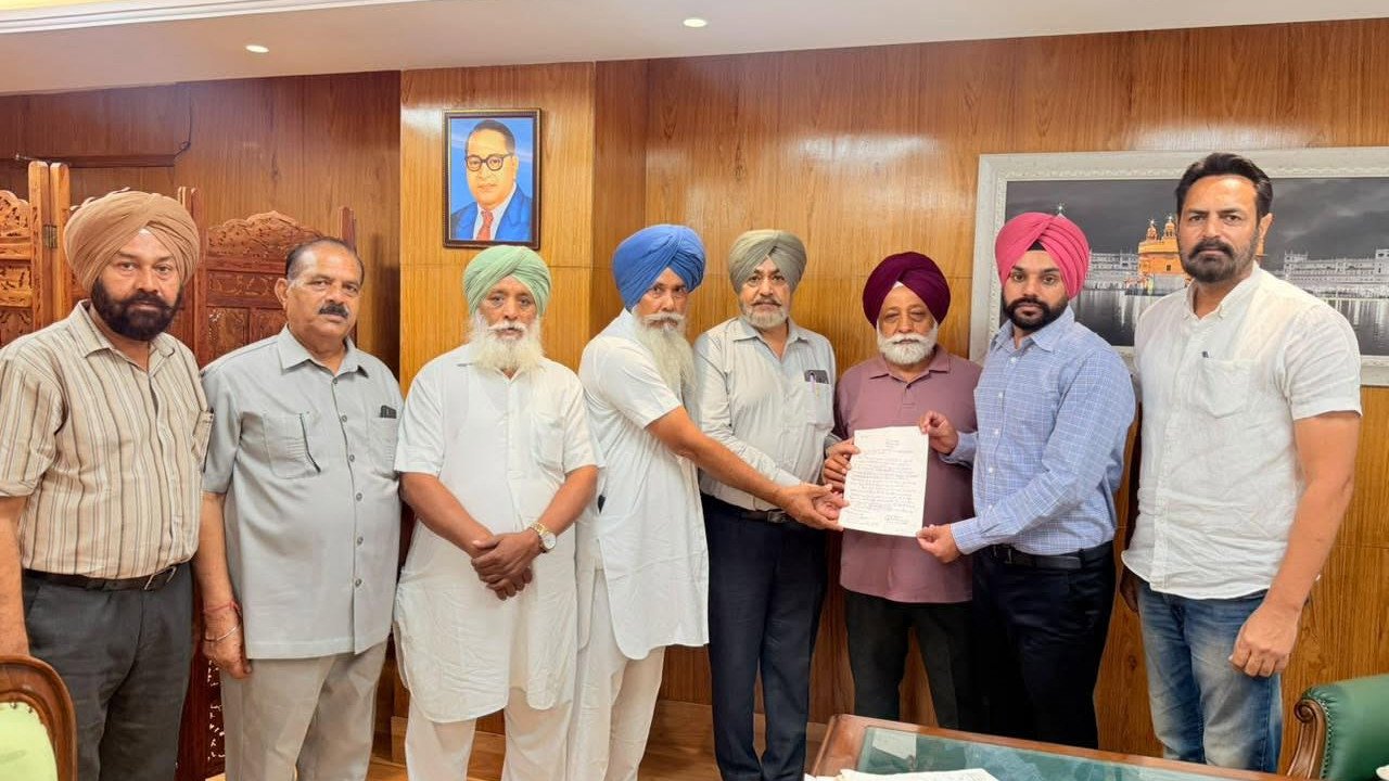 Mohali ward complaints meeting at Sarabjeet Singh Samana office