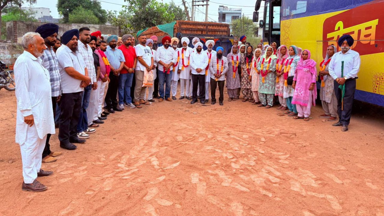 Chief Minister Pilgrimage Yatra buses leaving Manoli with elderly pilgrims